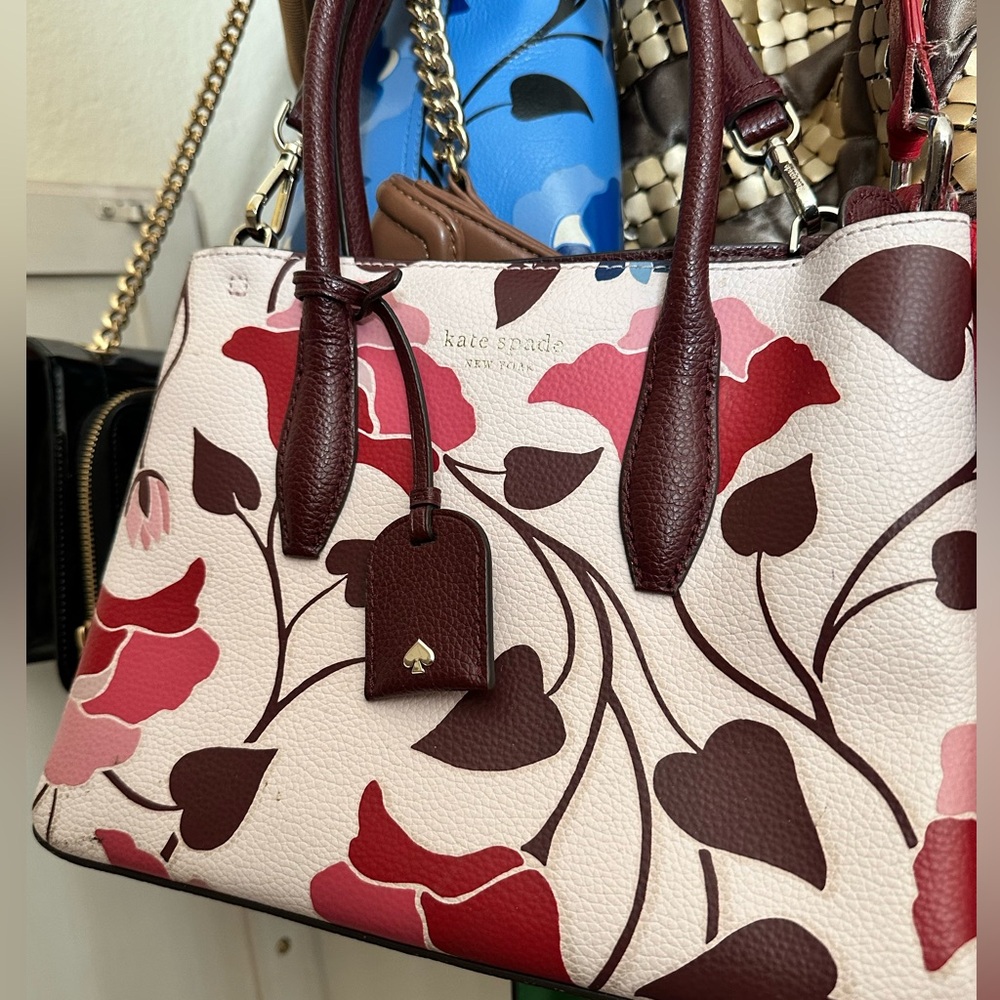 Kate Spade hand bag, shoulder strap.